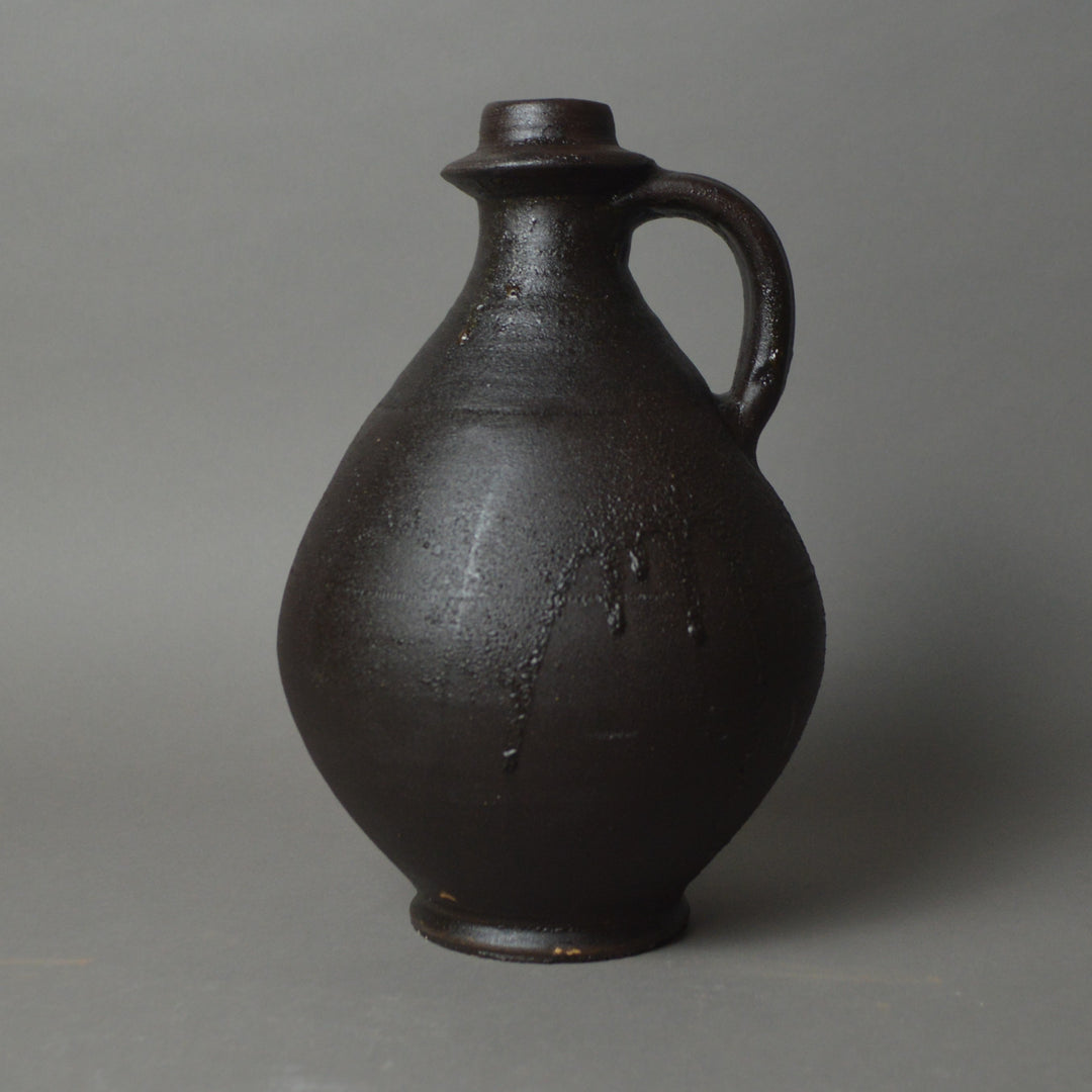 Disk Necked Flagon Black