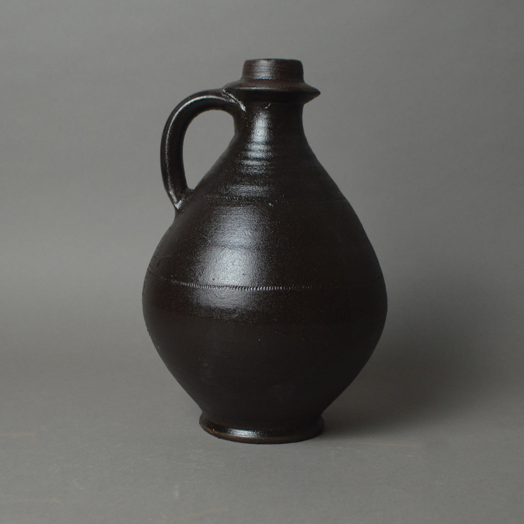 Disk Necked Flagon Black