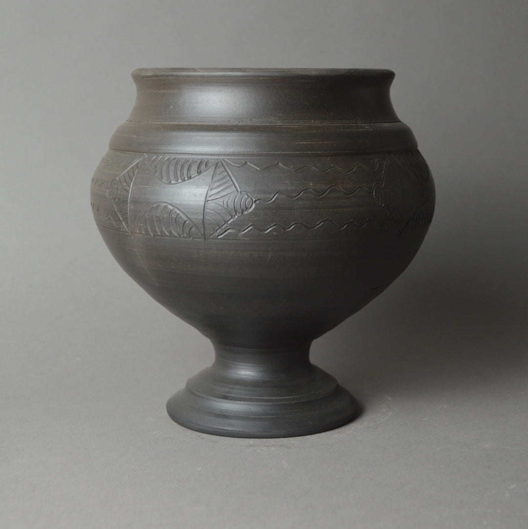 Iron Age Pedestal Urn - Incised Decoration A2